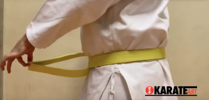 Como Amarrar a Faixa do Karate Parte 11