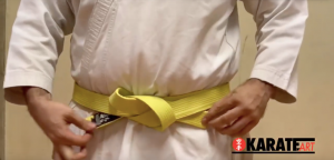 Como Amarrar a Faixa do Karate Parte 16
