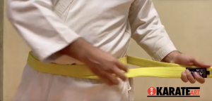 Como Amarrar a Faixa do Karate Parte 03